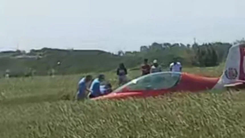 Avioneta de la Fuerza Aérea peruana aterrizó de emergencia en campo de cultivo cerca de Chiclayo