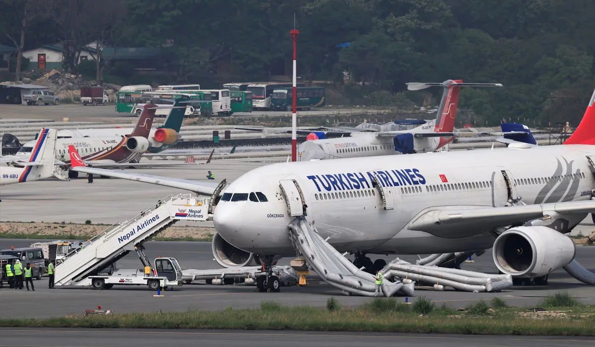 Incendio en el tren de aterrizaje de avión de Turkish Airlines en aeropuerto de Katmandú