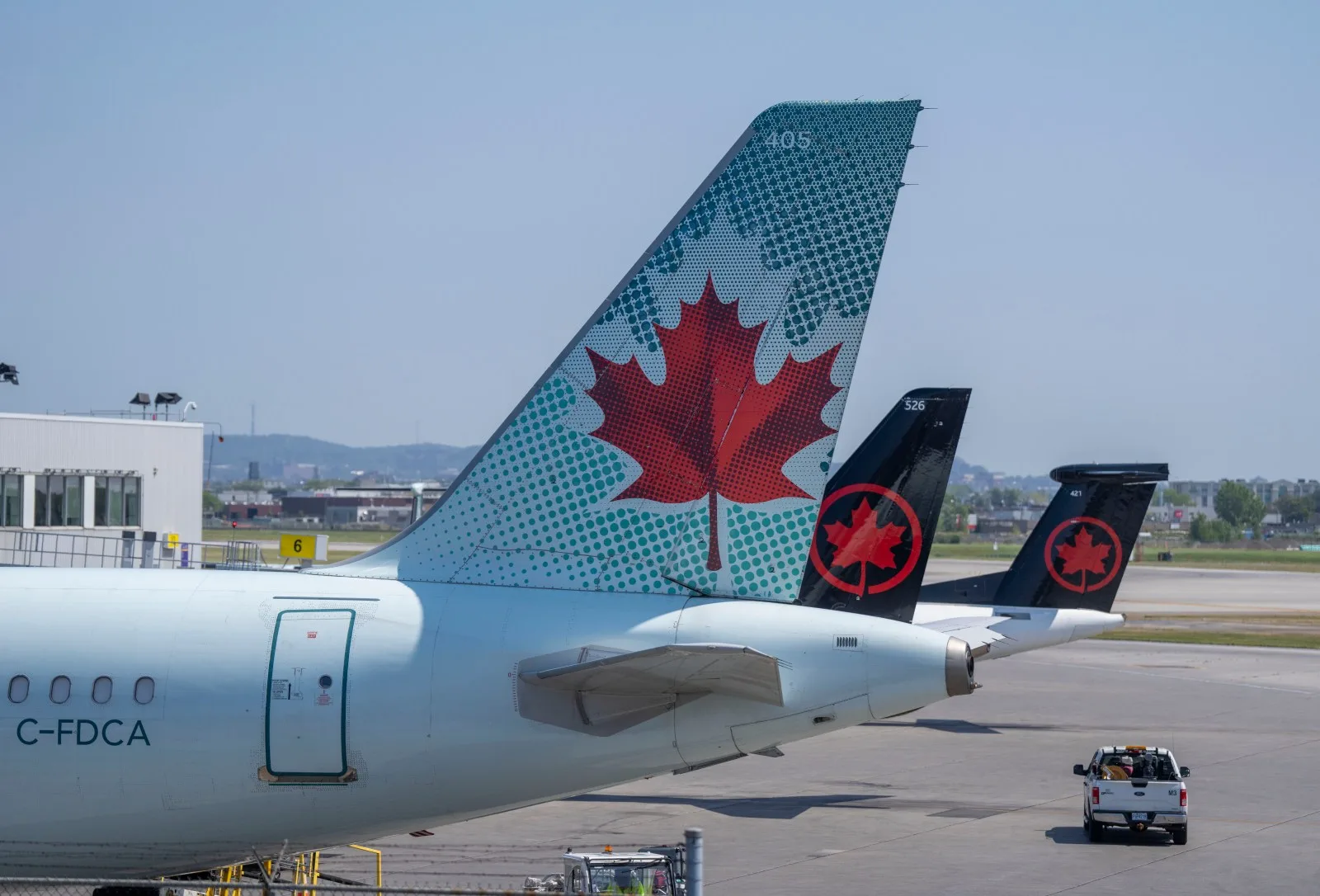 Avión de Air Canada se sale de la pista tras aterrizaje en Montreal