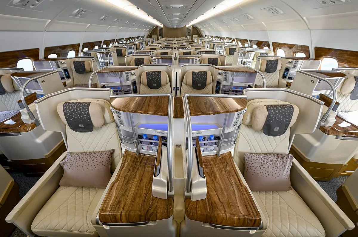 Emirates completa la modernización de 100 aviones con nuevas cabinas y Premium Economy