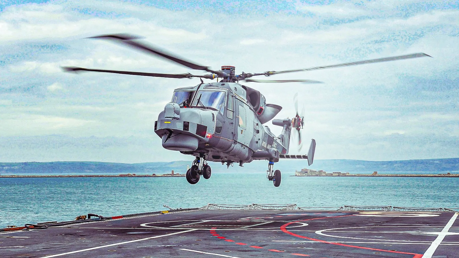 Reino Unido retirará helicópteros Wildcat en 2027 y apostará por drones hasta 2030