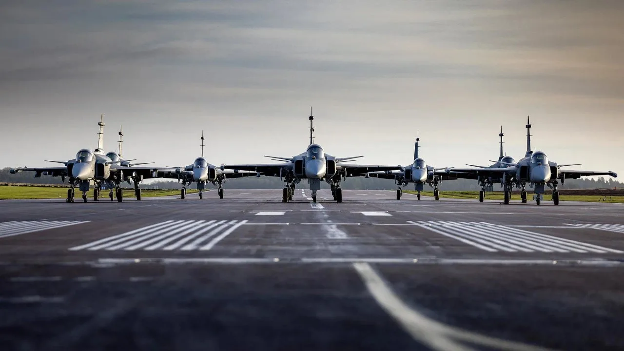 Saab y CAE se unen para fortalecer la oferta del Gripen en el programa de cazas de Canadá
